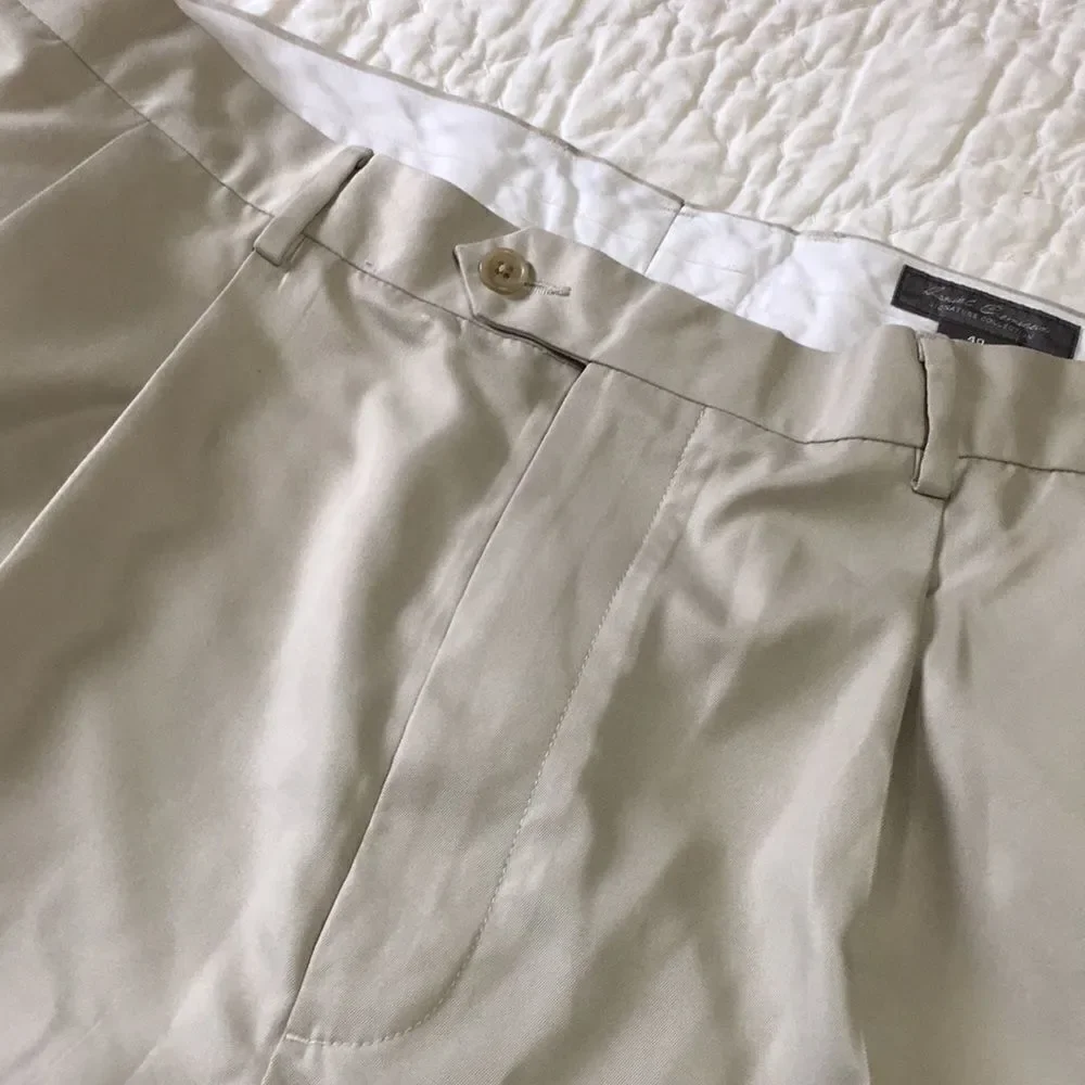 Daniel Cremieux khaki color mens shorts size 40